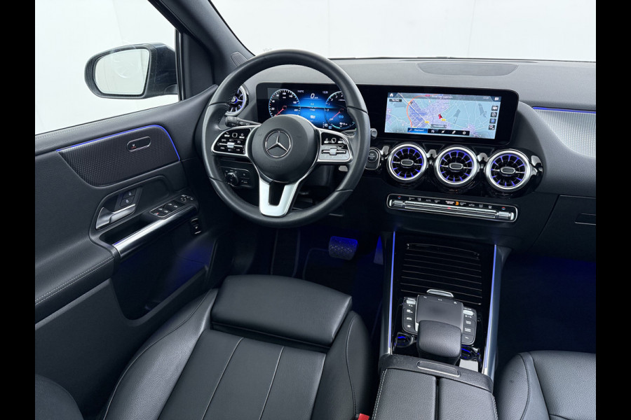 Mercedes-Benz B-Klasse 250e Luxury // Trekhaak // Panorama dak // Camera // MultiBeam LED // Sfeerverlichting // Stoelverwarming // Wide Screen