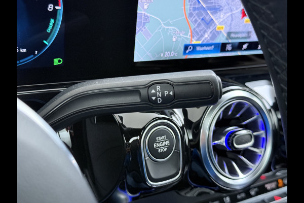 Mercedes-Benz B-Klasse 250e Luxury // Trekhaak // Panorama dak // Camera // MultiBeam LED // Sfeerverlichting // Stoelverwarming // Wide Screen