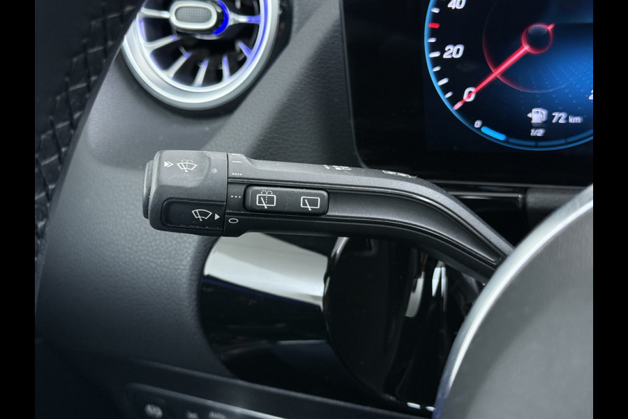 Mercedes-Benz B-Klasse 250e Luxury // Trekhaak // Panorama dak // Camera // MultiBeam LED // Sfeerverlichting // Stoelverwarming // Wide Screen