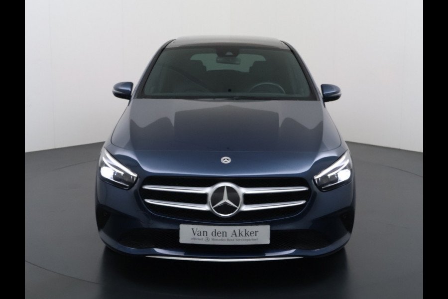 Mercedes-Benz B-Klasse 250e Luxury // Trekhaak // Panorama dak // Camera // MultiBeam LED // Sfeerverlichting // Stoelverwarming // Wide Screen