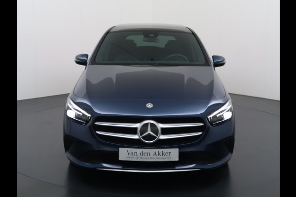 Mercedes-Benz B-Klasse 250e Luxury // Trekhaak // Panorama dak // Camera // MultiBeam LED // Sfeerverlichting // Stoelverwarming // Wide Screen