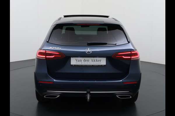Mercedes-Benz B-Klasse 250e Luxury // Trekhaak // Panorama dak // Camera // MultiBeam LED // Sfeerverlichting // Stoelverwarming // Wide Screen