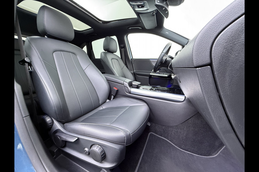 Mercedes-Benz B-Klasse 250e Luxury // Trekhaak // Panorama dak // Camera // MultiBeam LED // Sfeerverlichting // Stoelverwarming // Wide Screen