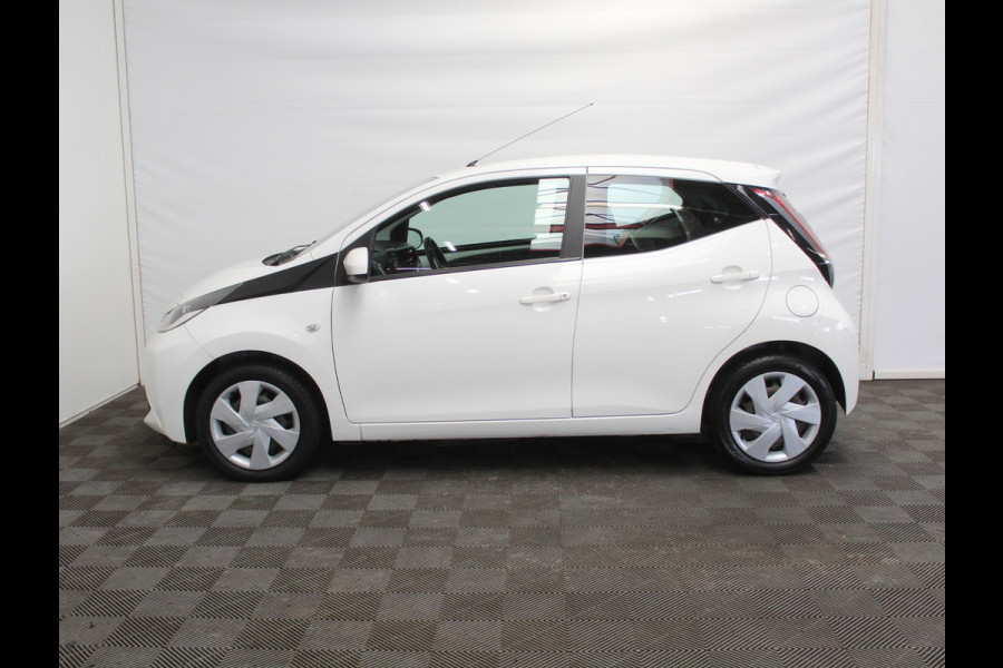 Toyota Aygo 1.0 VVT-i x-fun AIRCO | CAMERA | STB | LED | ELRM/SP | CV
