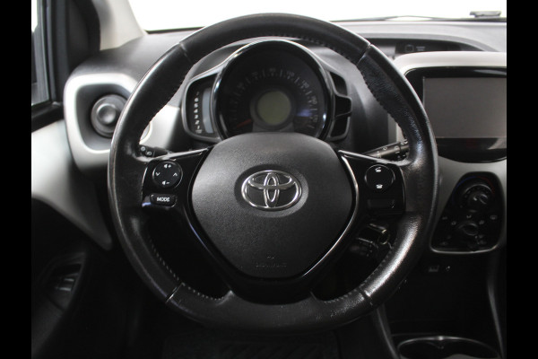 Toyota Aygo 1.0 VVT-i x-fun AIRCO | CAMERA | STB | LED | ELRM/SP | CV