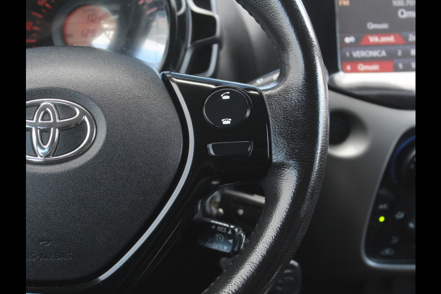 Toyota Aygo 1.0 VVT-i x-fun AIRCO | CAMERA | STB | LED | ELRM/SP | CV