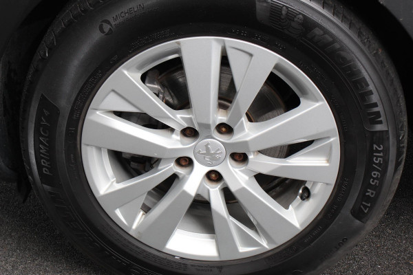 Peugeot 3008 1.2 PureTech 131pk Automaat Active | Navigatie | Apple Carplay/Android Auto | Cruise Control | Parkeersensor achter | Climate Control | Stoelverwarming | Virtual Cockpit