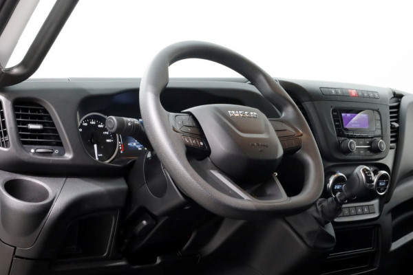 Iveco Daily 35C14 136pk Bakwagen met laadklep en zijdeur 04-2024