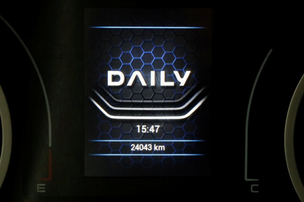 Iveco Daily 35C14 136pk Bakwagen met laadklep en zijdeur 04-2024