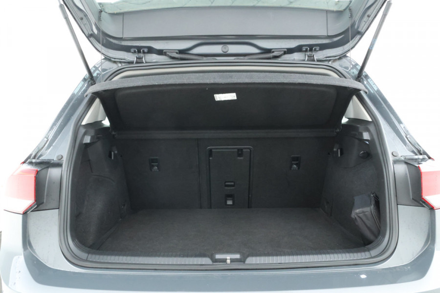 Volkswagen Golf 1.0 TSI Life Business 5 Deurs hb, Navigatie, Airco,