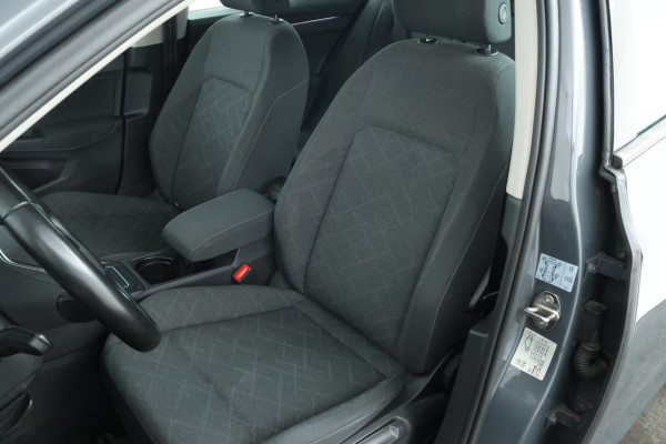 Volkswagen Golf 1.0 TSI Life Business 5 Deurs hb, Navigatie, Airco,