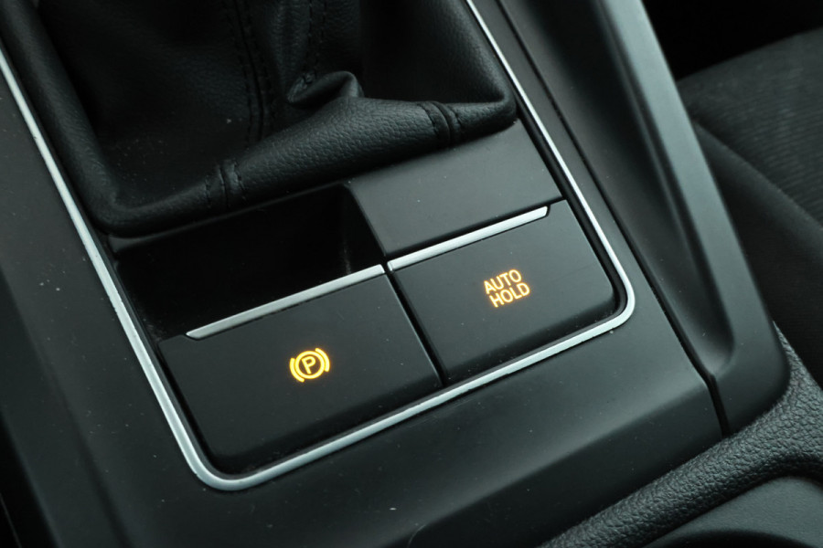 Volkswagen Golf 1.0 TSI Life Business 5 Deurs hb, Navigatie, Airco,