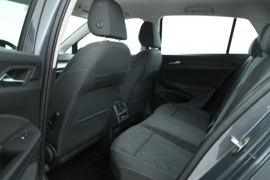 Volkswagen Golf 1.0 TSI Life Business 5 Deurs hb, Navigatie, Airco,