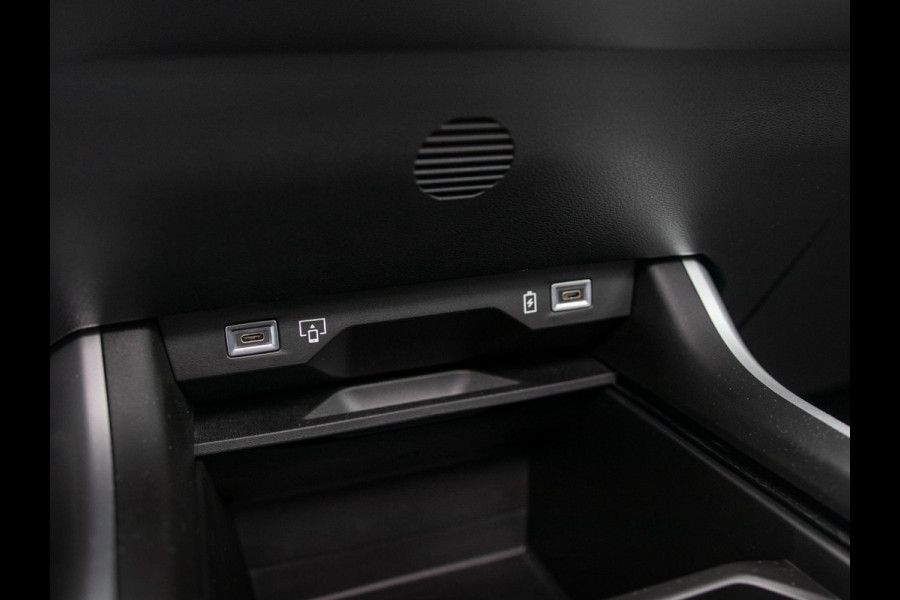 Jeep Compass 1.2 e-Hybrid First Edition | Uit voorraad leverbaar | Adapt. Cruise | Camera | Carplay | 18" | Elektr. A-Klep | Navi | Winter Pack | Schuif/Kanteldak