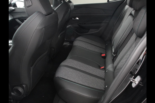 Peugeot 408 1.2 PureTech Allure Pack 130 Automaat | Comfort Pakket | Ergo comfort stoel | Electrische stoelverstelling | Lichmetalen Velgen | stoelverwarming | Camera | Navigatie | Climate Control | Dab | Led | Parkeer sensoren