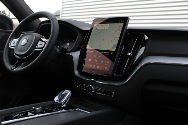 Volvo XC60 2.0 T8 Plug-in hybrid Plus Black Edition Head-up | 360 | Zwenkbare trekhaak | Panoramadak