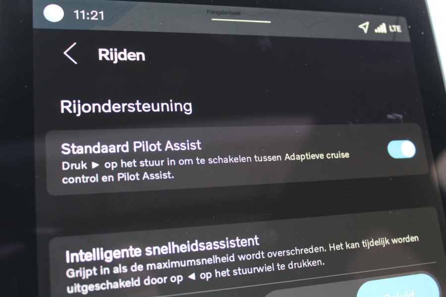 Volvo XC60 2.0 T8 Plug-in hybrid Plus Black Edition Head-up | 360 | Zwenkbare trekhaak | Panoramadak