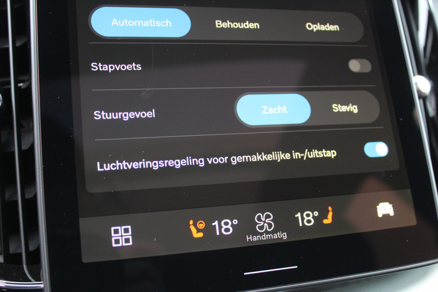 Volvo XC60 2.0 T8 Plug-in hybrid Plus Black Edition Head-up | 360 | Zwenkbare trekhaak | Panoramadak