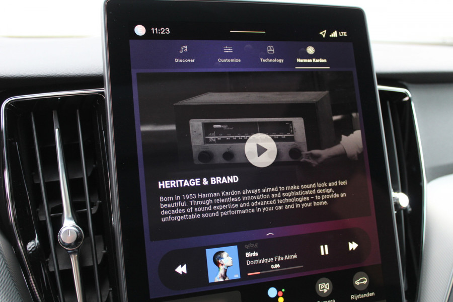 Volvo XC60 2.0 T8 Plug-in hybrid AWD Ultra Black Edition | Trekhaak | Panoramadak | Head-Up | 360 Camera