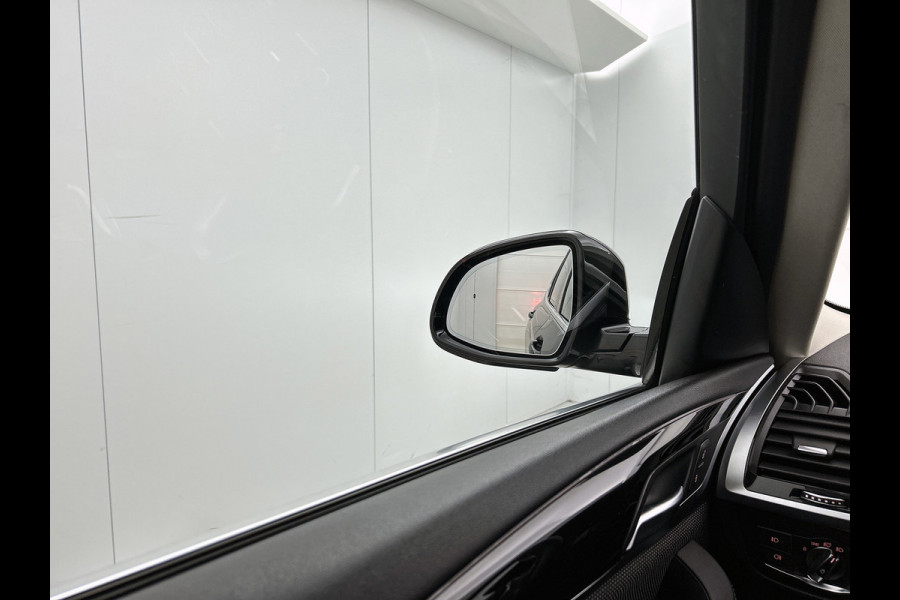 BMW X3 XDrive20i Launch Edition High Executive (Dealer OnderH, Navi, Camera, Parkeersensoren, StoelV, Cruise Con, Climate Con,Etc)