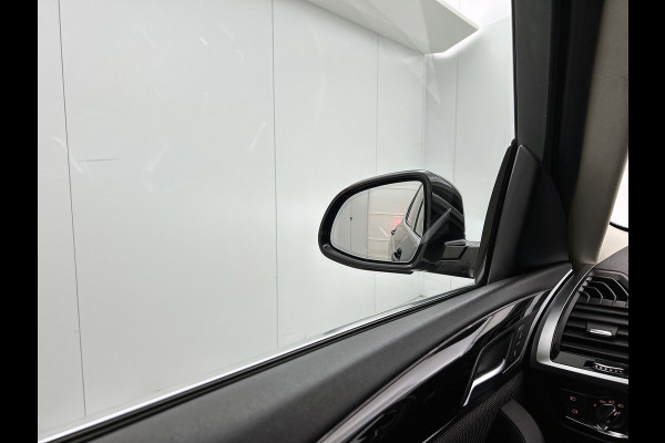 BMW X3 XDrive20i Launch Edition High Executive (Dealer OnderH, Navi, Camera, Parkeersensoren, StoelV, Cruise Con, Climate Con,Etc)