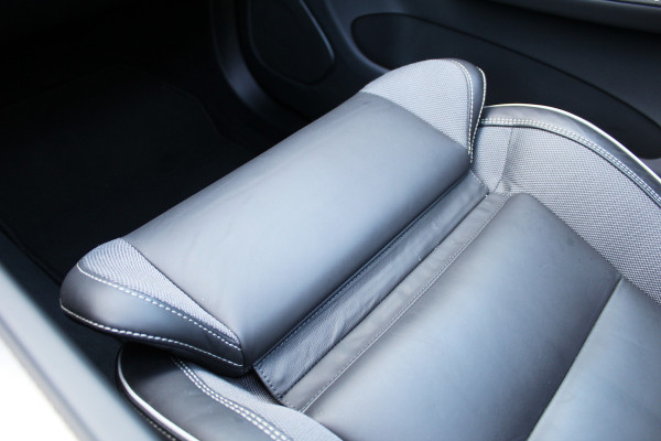 Volvo XC60 2.0 T8 Plug-in hybrid AWD Ultra Black Edition | Trekhaak | Panoramadak | Head-Up | 360 Camera