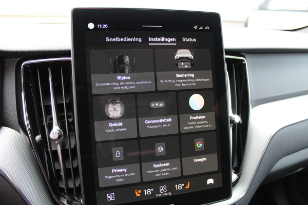 Volvo XC60 2.0 T8 Plug-in hybrid AWD Ultra Black Edition | Trekhaak | Panoramadak | Head-Up | 360 Camera