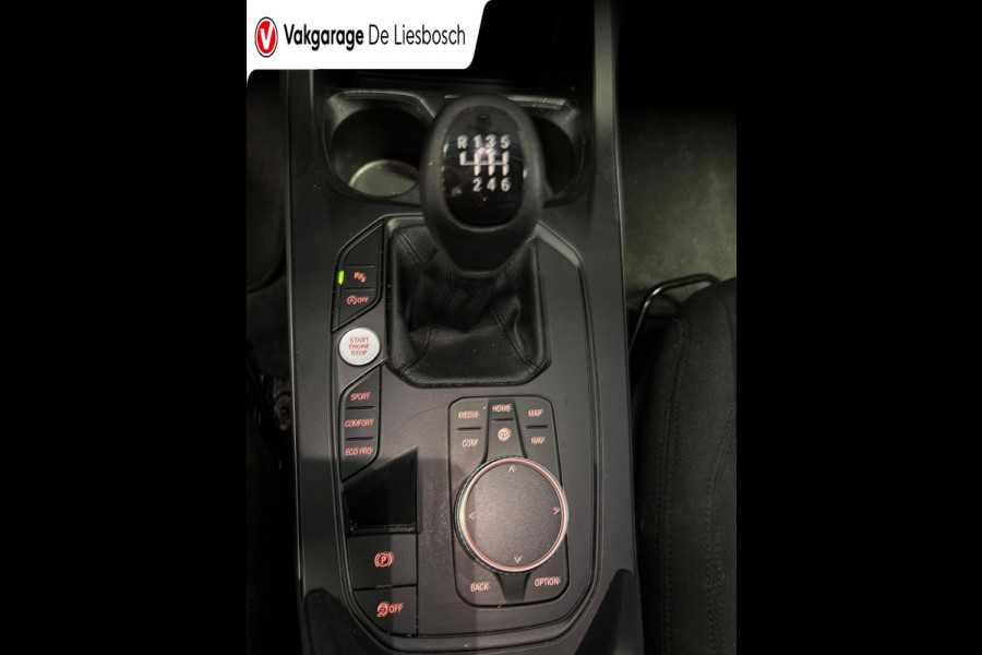 BMW 1-serie 118i Executive Edition,navi,apple carplay,media,pdc,orig ned,cruisec,