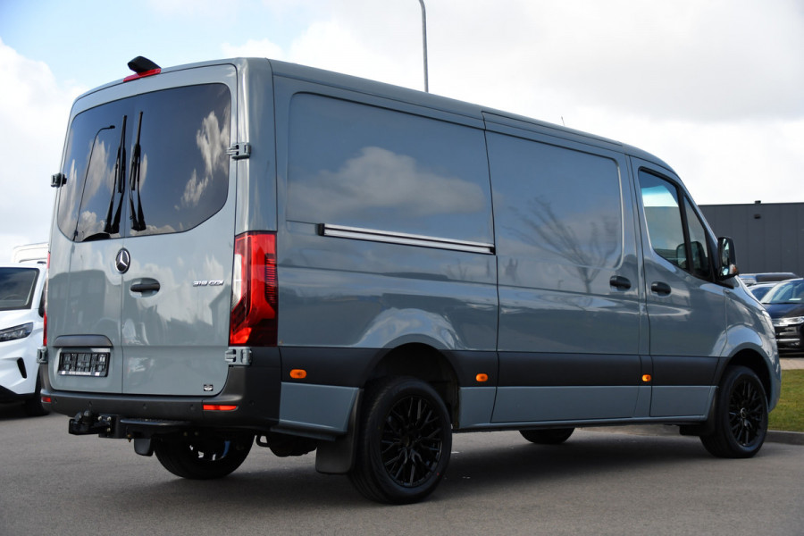 Mercedes-Benz Sprinter 319 1.9 CDI L2H1 RWD PB Edition Adaptieve Cruise, 360 Camera, Carplay, 190pk, LED, 10,5'' Mbux, Automaat, Trekhaak, Uniek!