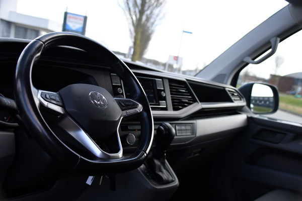 Volkswagen Transporter 2.0 TDI L1H1 30 PB Edition Camera, Adaptieve Cruise, Carplay, Stoelverwarming, 150pk, 2 x Schuifdeur, Standkachel, Trekhaak, Uniek!