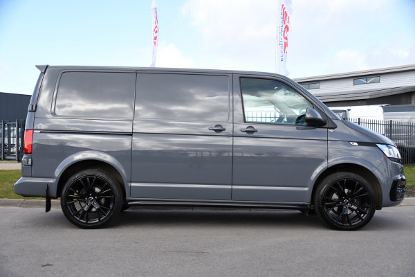 Volkswagen Transporter 2.0 TDI L1H1 30 PB Edition Camera, Adaptieve Cruise, Carplay, Stoelverwarming, 150pk, 2 x Schuifdeur, Standkachel, Trekhaak, Uniek!