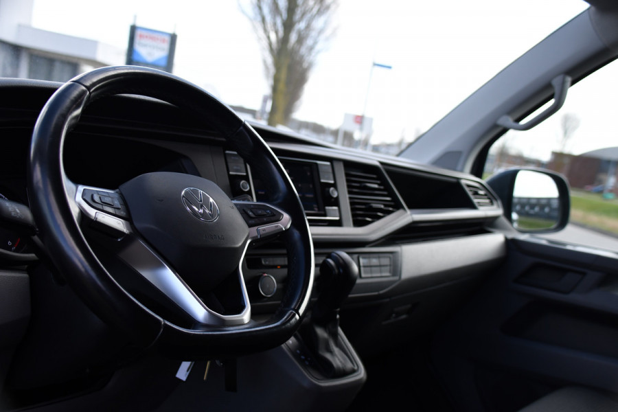 Volkswagen Transporter 2.0 TDI L1H1 30 PB Edition Camera, Adaptieve Cruise, Carplay, Stoelverwarming, 150pk, 2 x Schuifdeur, Standkachel, Trekhaak, Uniek!