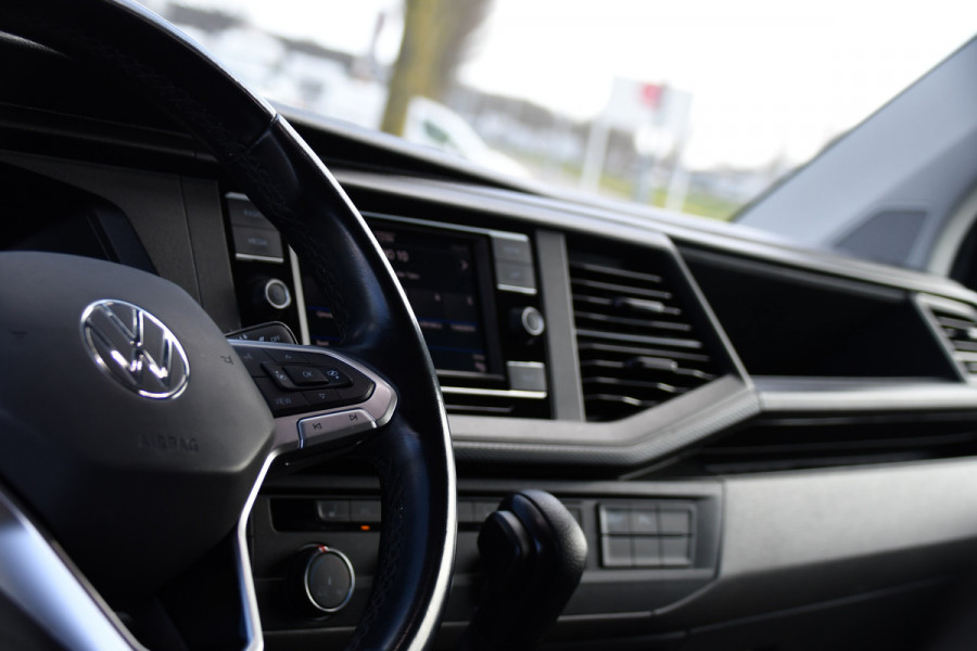 Volkswagen Transporter 2.0 TDI L1H1 30 PB Edition Camera, Adaptieve Cruise, Carplay, Stoelverwarming, 150pk, 2 x Schuifdeur, Standkachel, Trekhaak, Uniek!