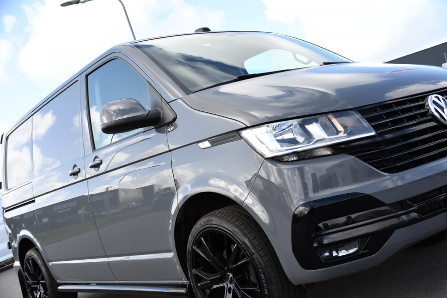 Volkswagen Transporter 2.0 TDI L1H1 30 PB Edition Camera, Adaptieve Cruise, Carplay, Stoelverwarming, 150pk, 2 x Schuifdeur, Standkachel, Trekhaak, Uniek!