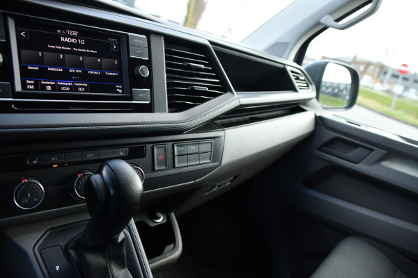 Volkswagen Transporter 2.0 TDI L1H1 30 PB Edition Camera, Adaptieve Cruise, Carplay, Stoelverwarming, 150pk, 2 x Schuifdeur, Standkachel, Trekhaak, Uniek!