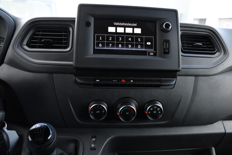 Renault Master T35 2.3 dCi 180 L2H2 DC PB Edition Camera, Cruise, Carplay, LED, 2 x Schuifdeur, Multimedia, 180pk, 6 zitplaatsen, Uniek!