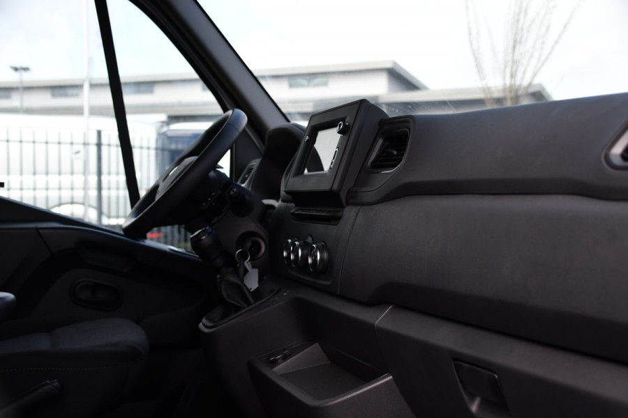 Renault Master T35 2.3 dCi 180 L2H2 DC PB Edition Camera, Cruise, Carplay, LED, 2 x Schuifdeur, Multimedia, 180pk, 6 zitplaatsen, Uniek!