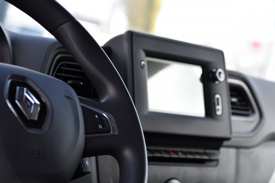 Renault Master T35 2.3 dCi 180 L2H2 DC PB Edition Camera, Cruise, Carplay, LED, 2 x Schuifdeur, Multimedia, 180pk, 6 zitplaatsen, Uniek!