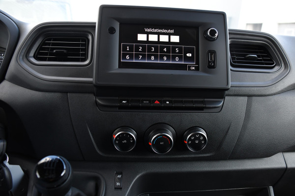 Renault Master T35 2.3 dCi 180 L2H2 DC PB Edition Camera, Cruise, Carplay, LED, 2 x Schuifdeur, Multimedia, 180pk, 6 zitplaatsen, Uniek!