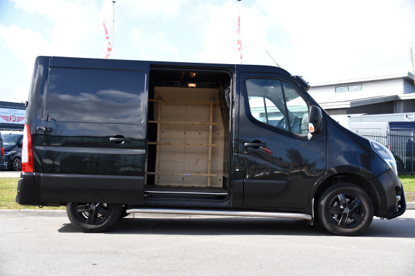 Opel Movano 2.3 Turbo L1H1 Black Edition Camera, Cruise, Carplay, Clima, 150pk, Automaat, Trekhaak, NAVI, Sensoren, Uniek!