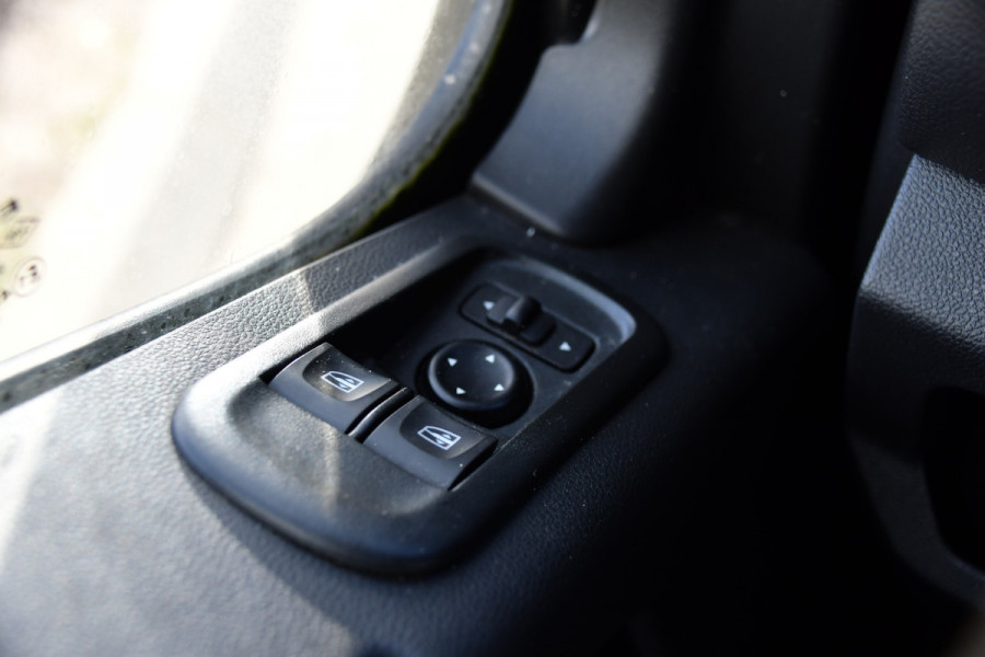 Opel Movano 2.3 Turbo L1H1 Black Edition Camera, Cruise, Carplay, Clima, 150pk, Automaat, Trekhaak, NAVI, Sensoren, Uniek!