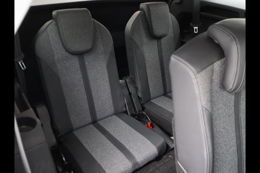 Peugeot 5008 1.2 130 PK AUT. 7-PERS PT ALLURE + TREKHAAK | CARPLAY | CAMERA | SFEERVERL.