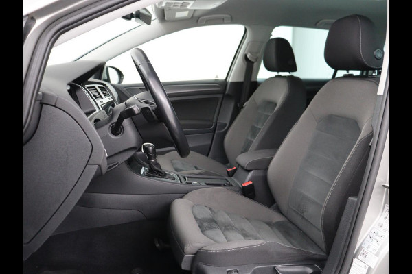 Volkswagen Golf Variant 1.0 TSI Comfortline Business | Stoleverwarming | Trekhaak | Carplay | Massage | Navigatie | Parkeerhulp | Adaptive cruise | Camera