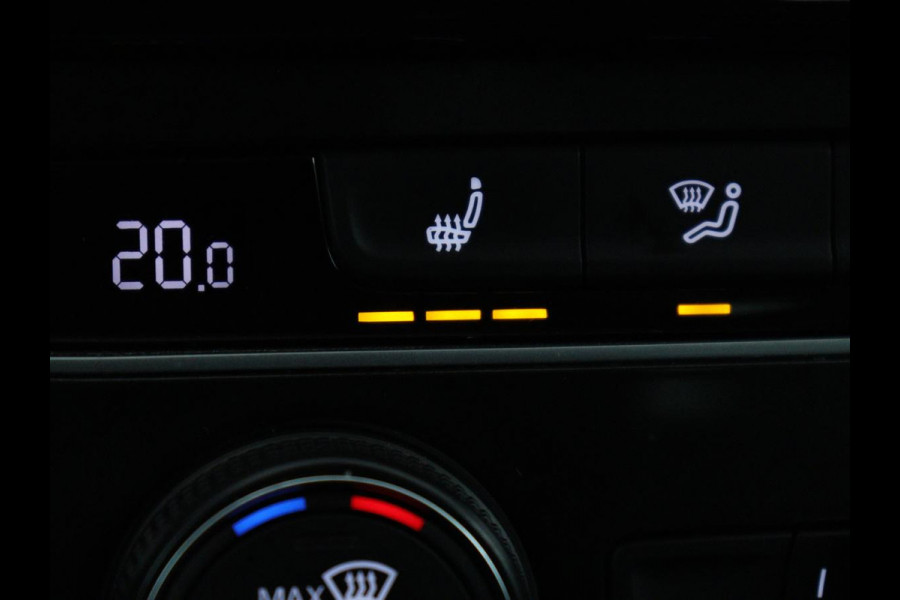 Volkswagen Golf Variant 1.0 TSI Comfortline Business | Stoleverwarming | Trekhaak | Carplay | Massage | Navigatie | Parkeerhulp | Adaptive cruise | Camera