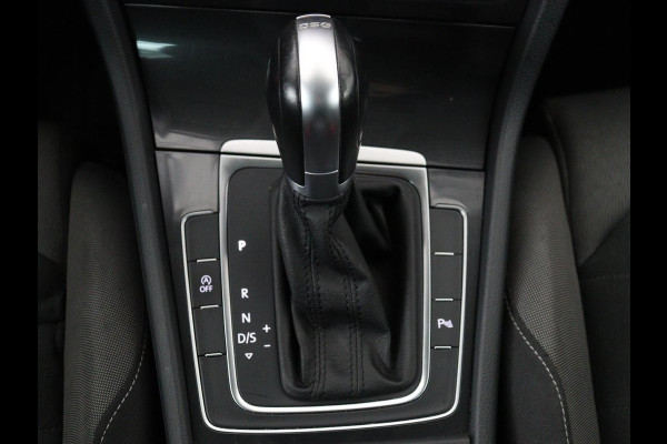 Volkswagen Golf Variant 1.0 TSI Comfortline Business | Stoleverwarming | Trekhaak | Carplay | Massage | Navigatie | Parkeerhulp | Adaptive cruise | Camera