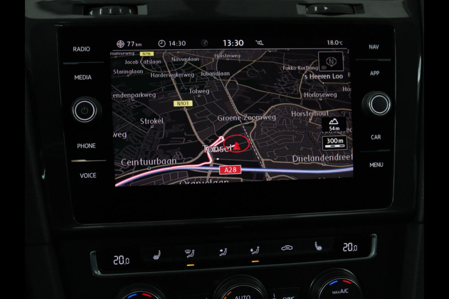 Volkswagen Golf Variant 1.0 TSI Comfortline Business | Stoleverwarming | Trekhaak | Carplay | Massage | Navigatie | Parkeerhulp | Adaptive cruise | Camera