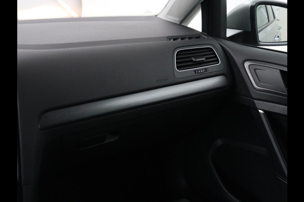 Volkswagen Golf Variant 1.0 TSI Comfortline Business | Stoleverwarming | Trekhaak | Carplay | Massage | Navigatie | Parkeerhulp | Adaptive cruise | Camera
