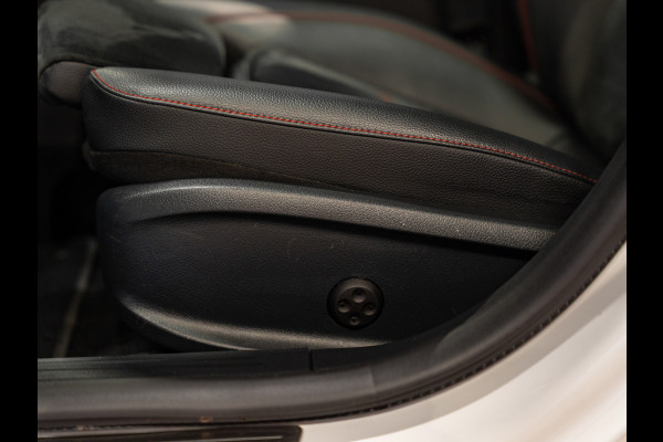 Mercedes-Benz CLA-Klasse 45 AMG 450PK 4MATIC, Pano, Ambiënte Light, Night Pakket, Aero, Widescreen, 360 Camera, Dealer Onderhouden