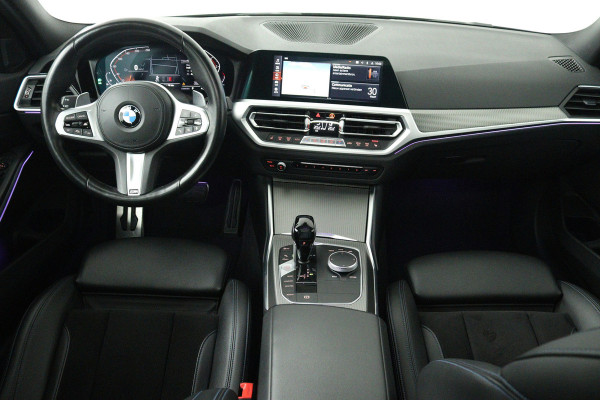 BMW 3-serie 320i High Executive (PANORAMADAK, CAMERA, STOELVERWARMING, CRUISE ADAPTIEF, SFEERVERLICHTING)