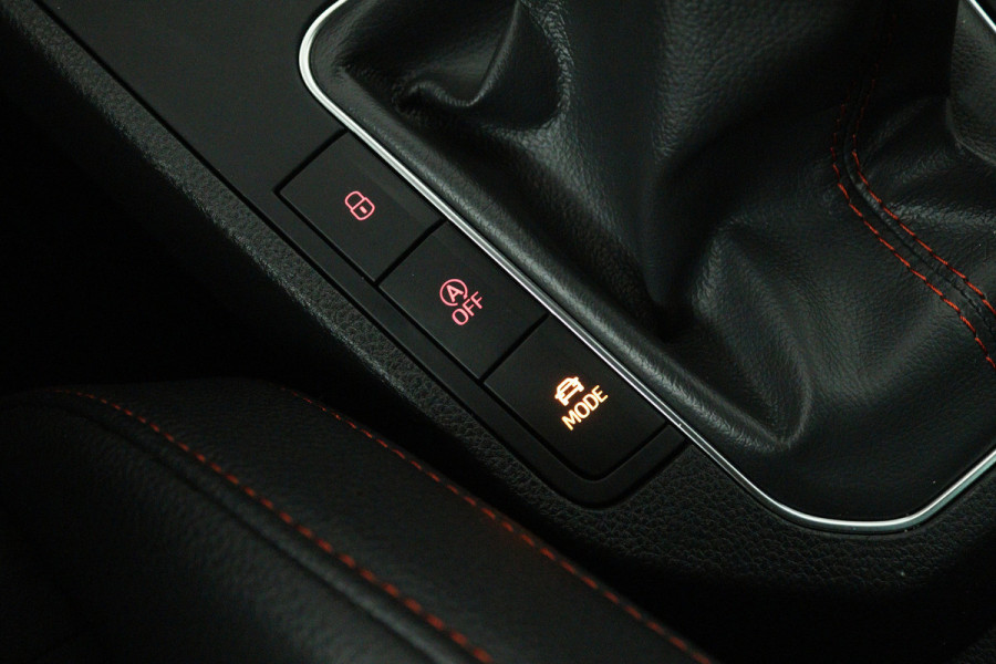 Seat Ibiza 1.0 EcoTSI FR Business Intense (DIGITALE COCKPIT, STOELVERWARMING, CAMERA, CRUISE ADAPTIEF, PARKEERSENSOREN)